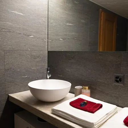 Many's Historical Aparthotel 3*