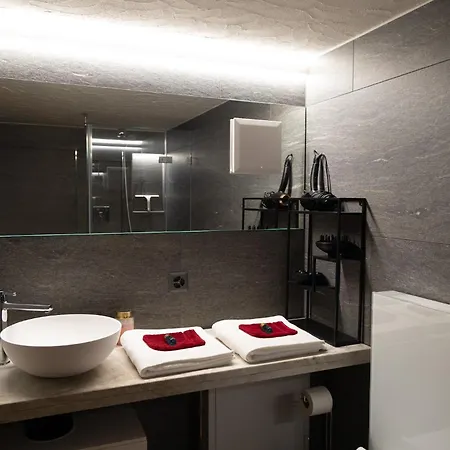 Many's Historical Zurich